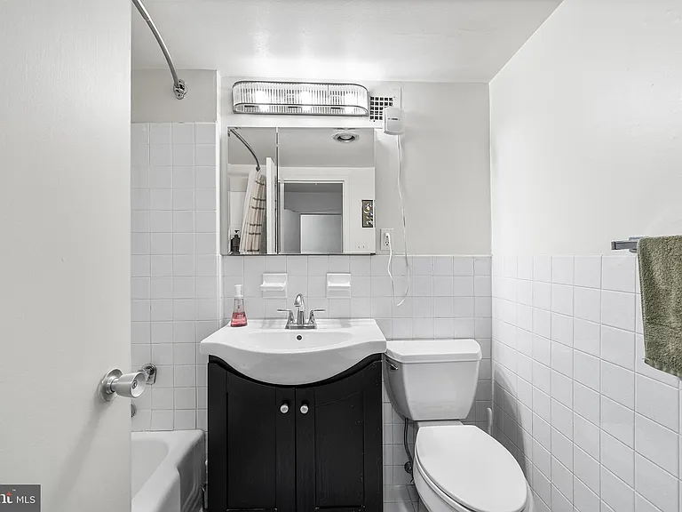 224 W Rittenhouse Sq #30-1002 — Photo 27