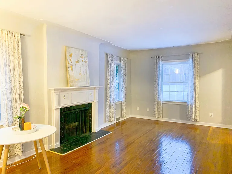 1434 Elliott St SE — Photo 2