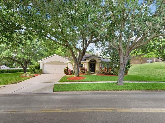 3rd image of 713 Berry Bramble Dr