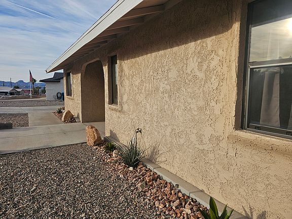 2nd image of 3435 Silver Saddle Dr