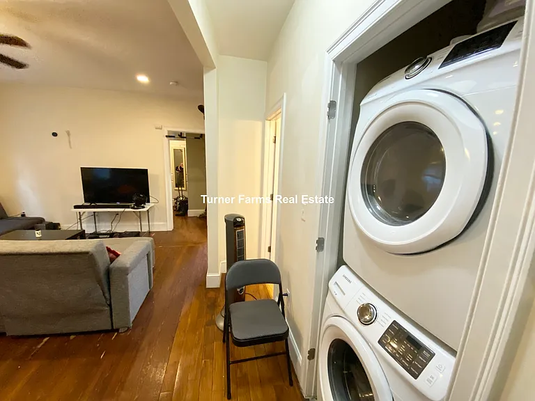 178 Hillside St — Photo 5