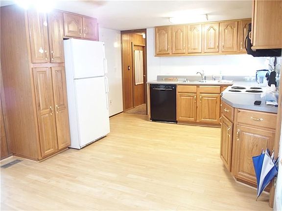 Well maintained and neat as a pin!