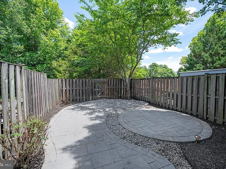 11209 Gander Ct — Photo 37