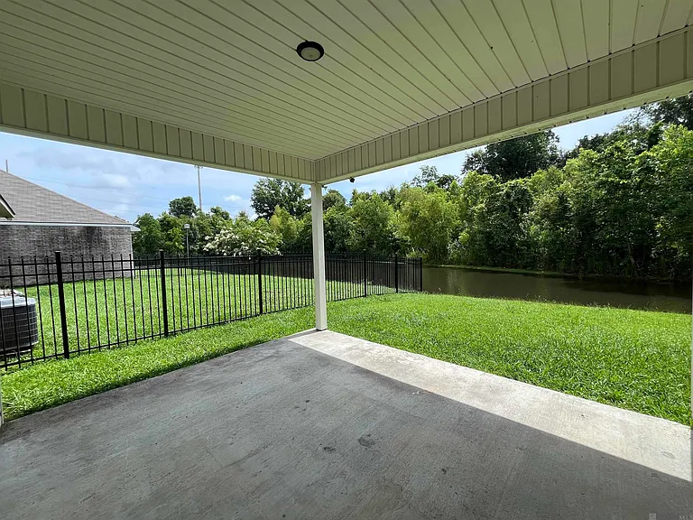 1303 Hickory Creek Dr — Photo 26