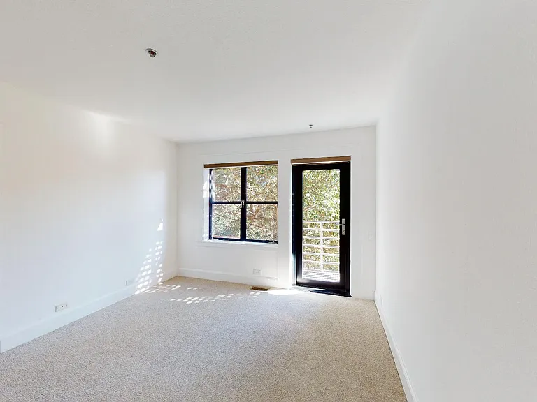 215 Upper Ter — Photo 14