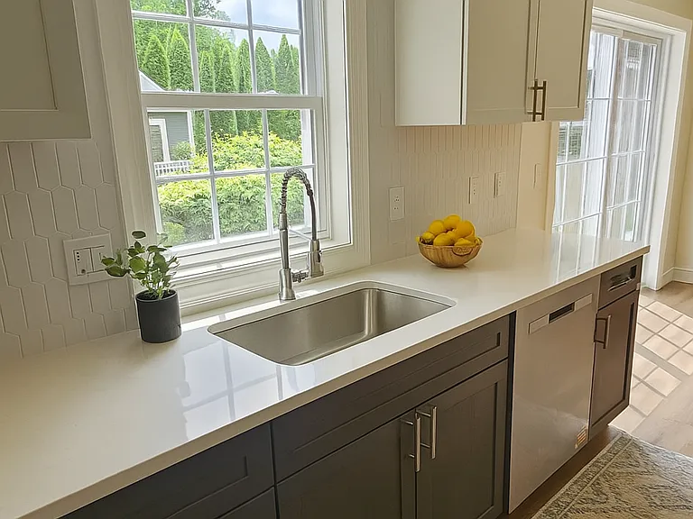 322 Scott Ave — Photo 7