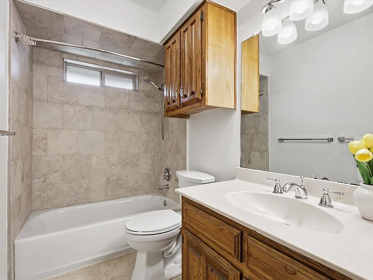 4203 Spring Meadow Ln — Photo 12