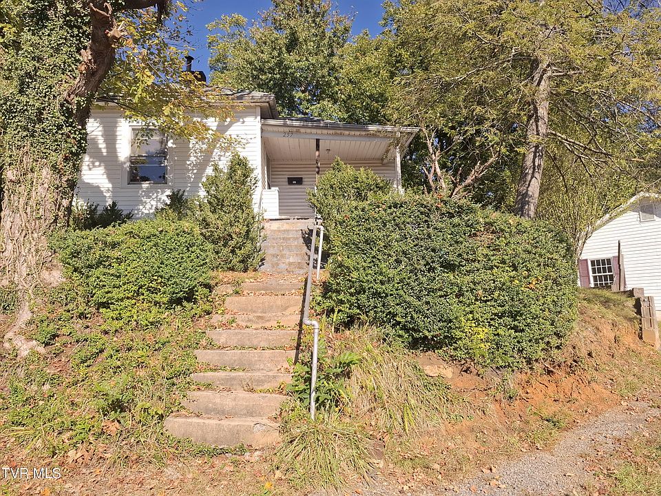 1st image of 257 Midland Cir