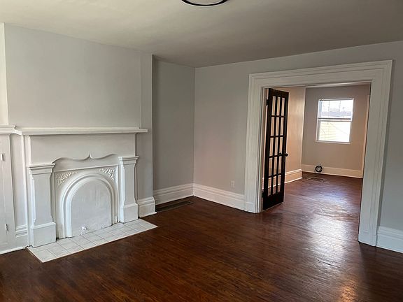 3rd image of 1209 Linden Pl #1-LD