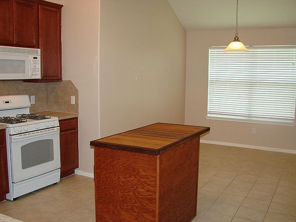 4th image of 23818 Fairport Harbor Ln