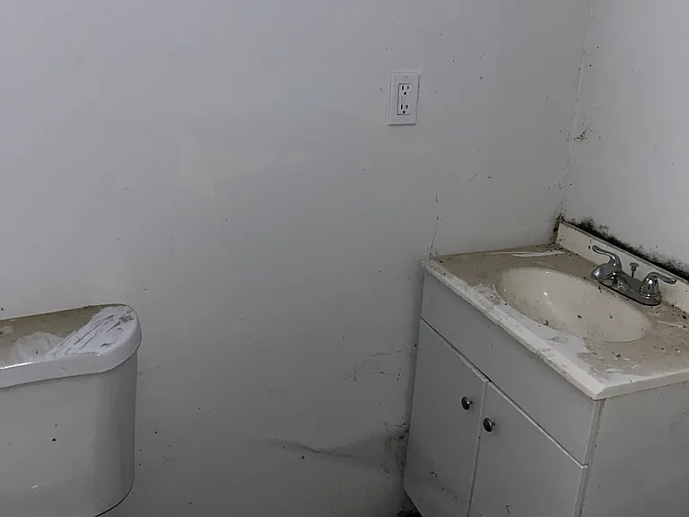 5230 Thrush Ave — Photo 9