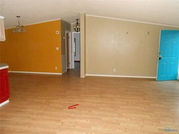 3rd image of 1047 North St