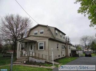 2225 Edgely Ave, Levittown, PA 19057