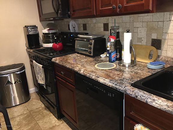 4th image of 1102 Boulevard Unit 4
