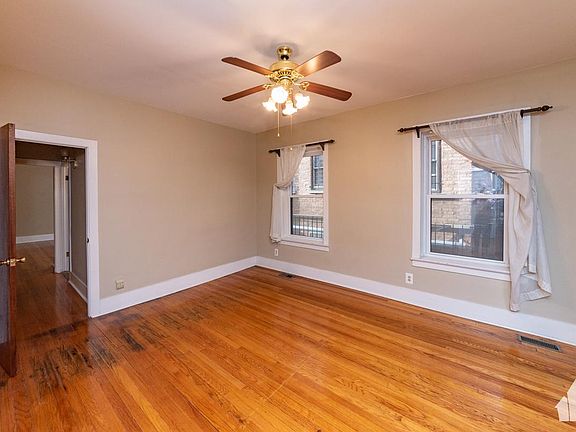 3rd image of 5828 N Kenmore Ave #1F