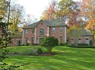 9897 Windy Hollow Rd, Great Falls, VA 22066