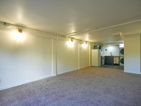 3rd image of 2059 Vallejo St #A