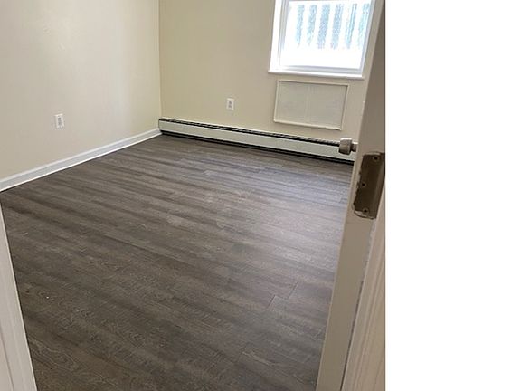 4th image of 1910 Lacombe Ave APT 1