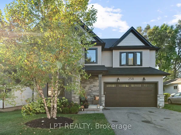 258 Andrew St, Newmarket, ON L3Y 1H2