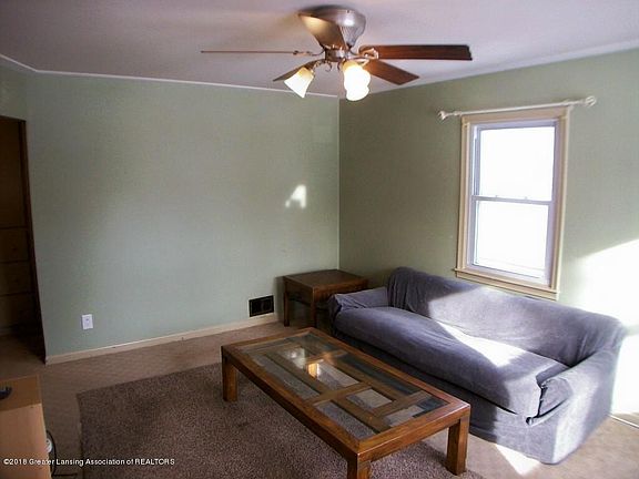 3rd image of 711 E Willard Ave