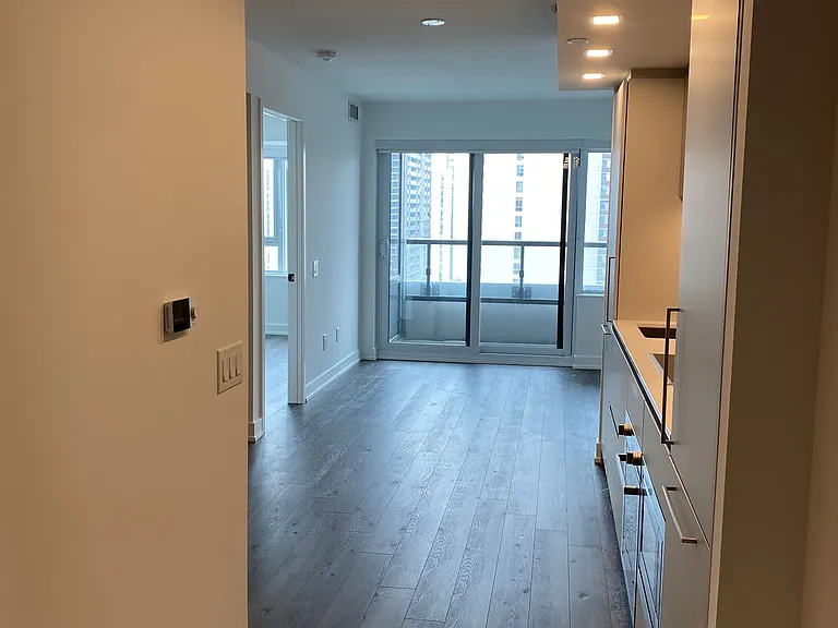 609 Sherbourne St #1401 — Photo 3