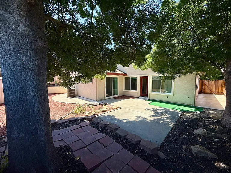 4901 Hillridge Way — Photo 27
