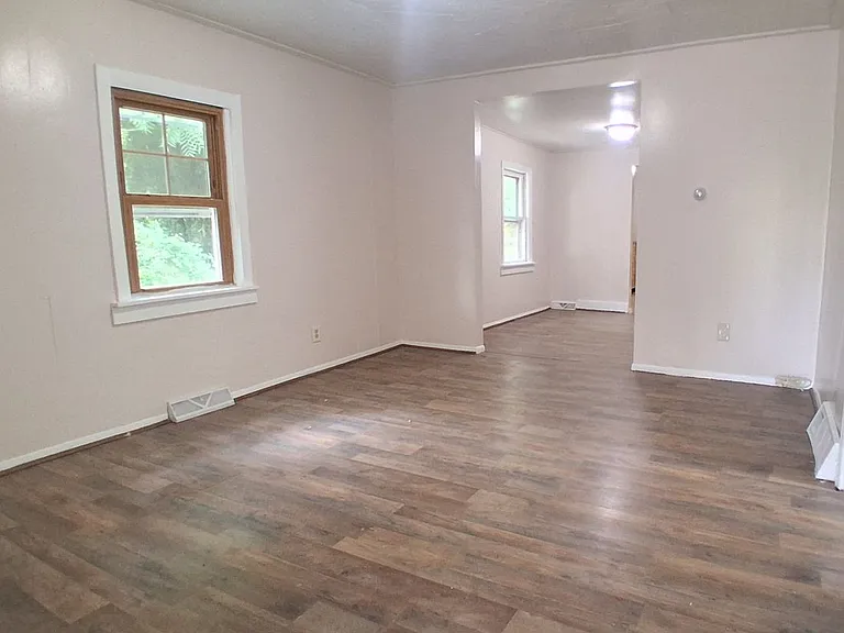 8 Sunset Ln — Photo 4