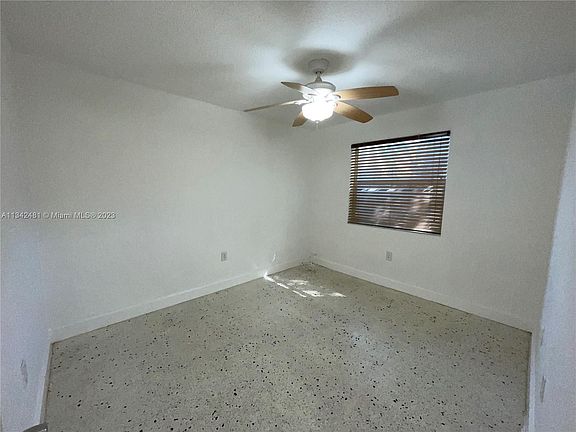 4th image of 301 NW 25th Ct #303