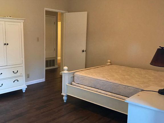 5th image of 2493 American River Dr
