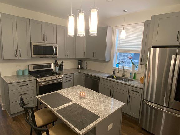 3rd image of 3027 N Davlin Ct #2