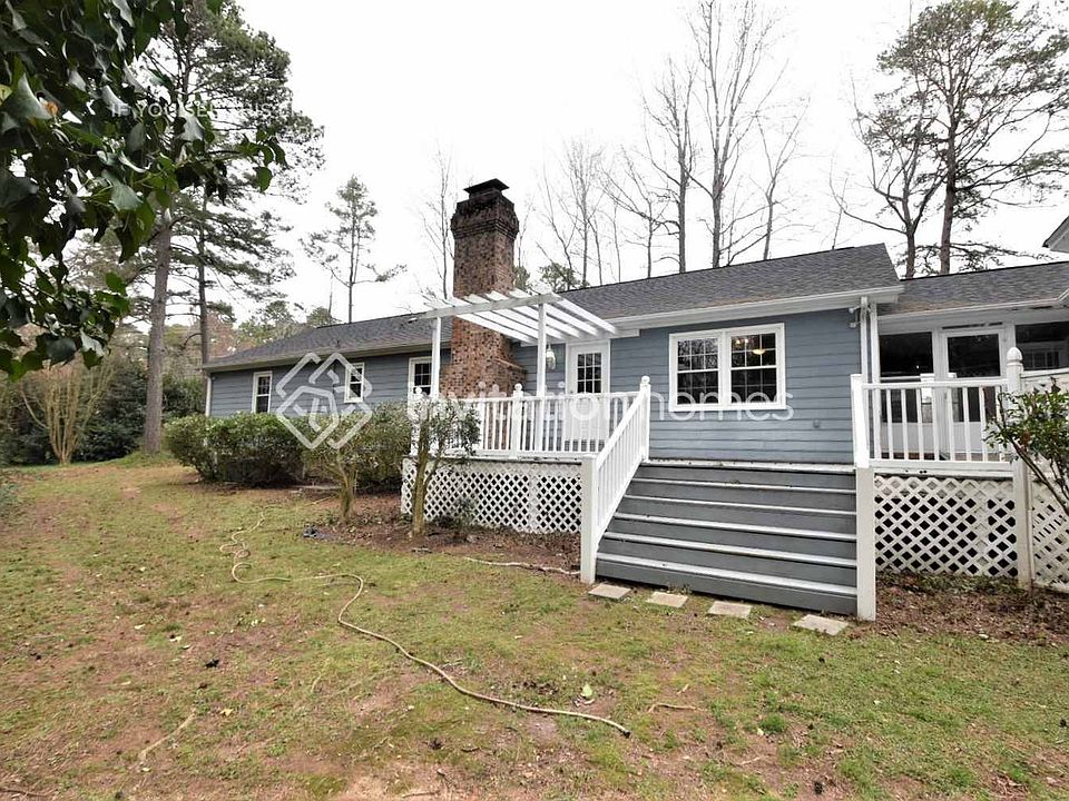 2nd image of 2211 Arden Dr