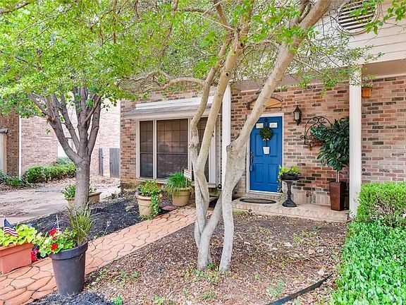 3rd image of 606 Essex Pl