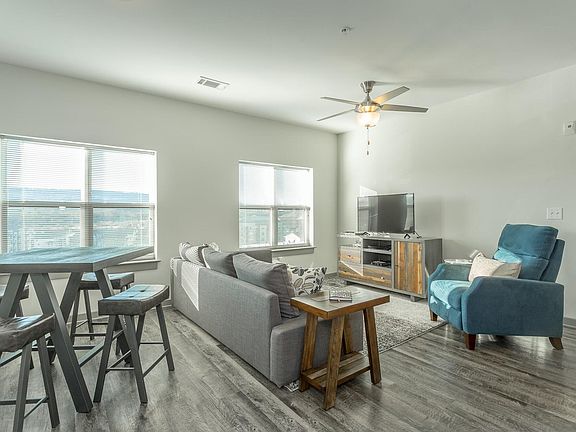 2nd image of 804 Riverfront Pkwy Unit 410