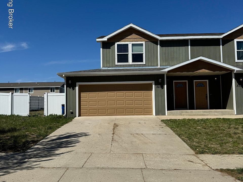 1st image of 3214 10th Ave NE