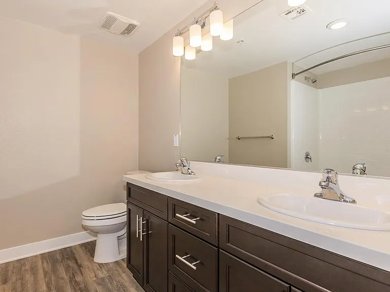 Esencia Sur Apartment Homes — Photo 45