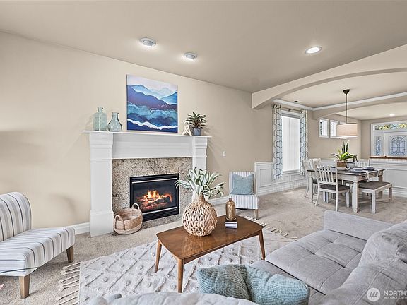 3rd image of 1559 Bay Hill Avenue