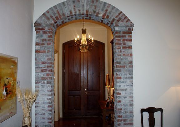 3rd image of 320 Gisele St