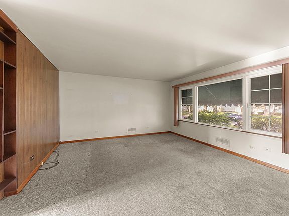 5th image of 66 Indianwood Dr