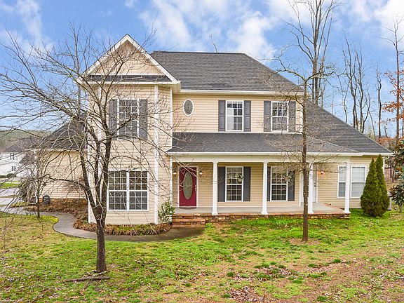 2nd image of 186 Meadowwood Cir NE