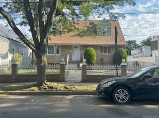 25519 148th Ave, Rosedale, NY 11422