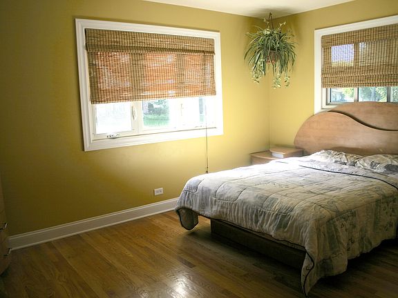3rd image of 1101 E Dogwood Ln
