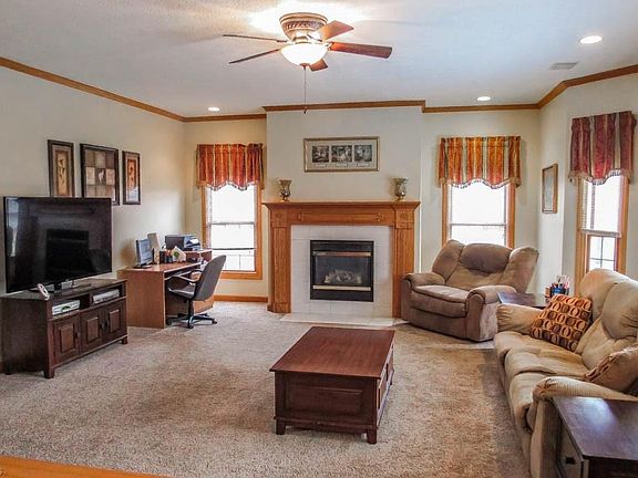 2nd image of 10076 Brookfield Dr