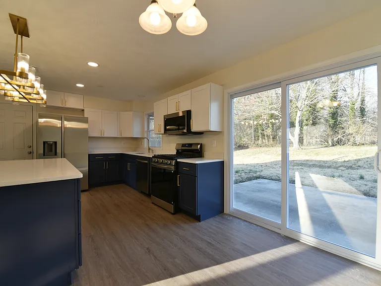 303 Rivermont Dr — Photo 7