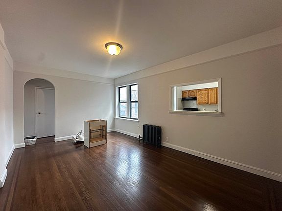 5th image of 45-19 42nd St #4A