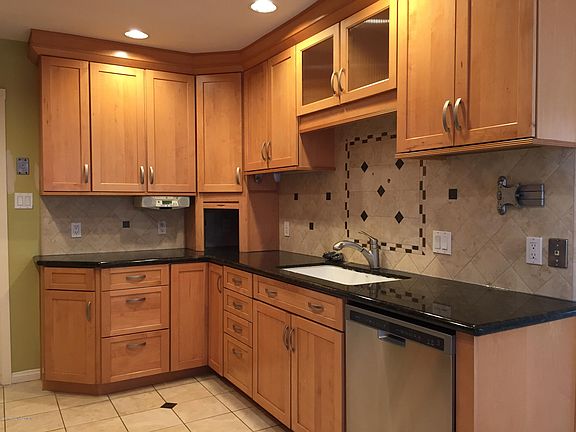 4th image of 4532 Rockland Pl