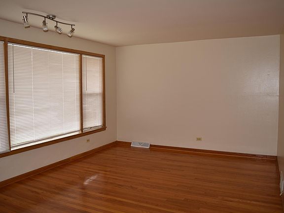 5th image of 5514 S Oakley Ave