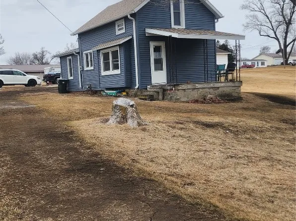 103 Brady St, Brooklyn, IA 52211