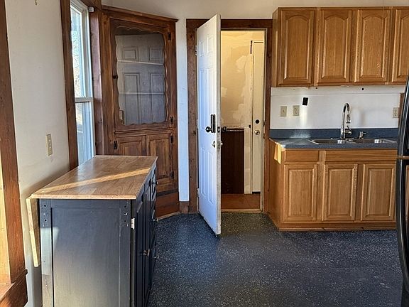5th image of 36 Jefferson St