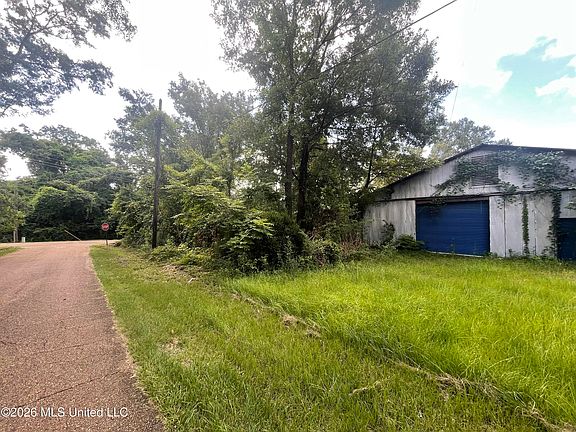 3rd image of 206 E Enterprise St