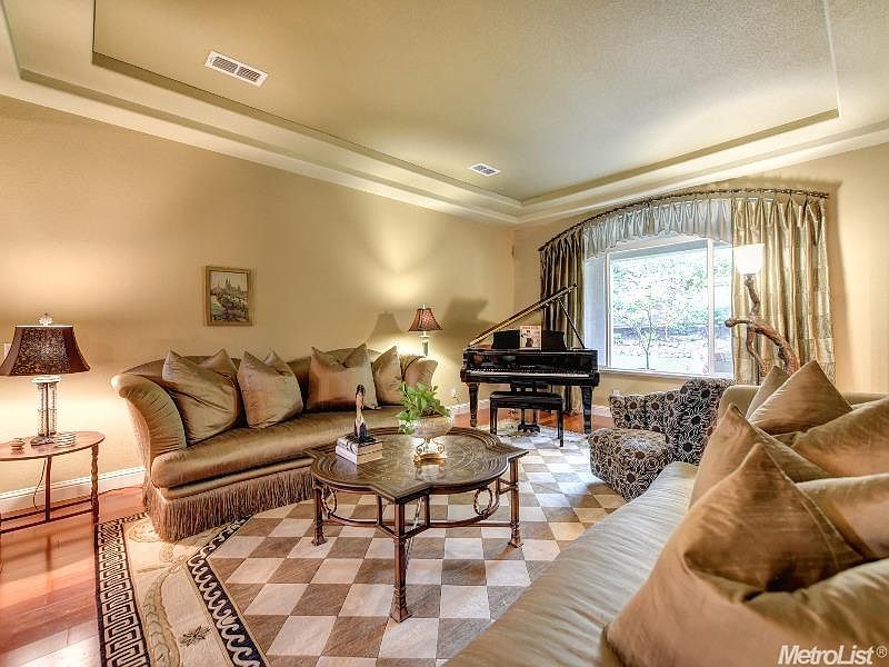 1st image of 501 Twain Ct